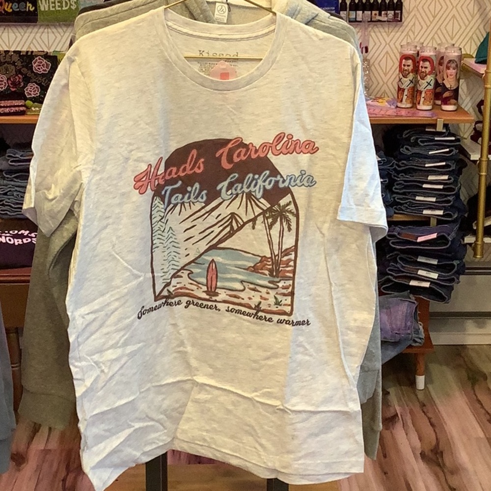 heads/tails vacation tee